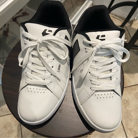 Mens Etnies shoes - Picture 3 of 3